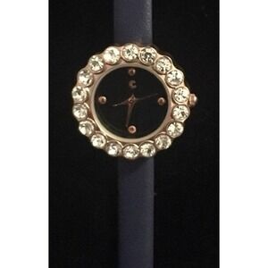 C Analog Wristwatch with a Buckle Band